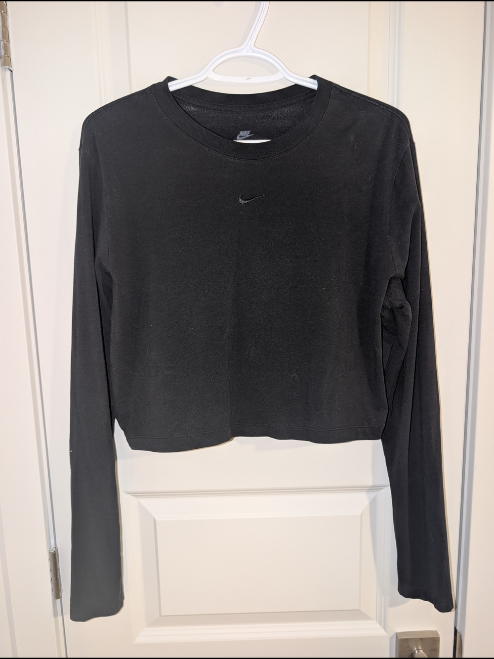 Nike Black Cropped Long-Sleeve Tee